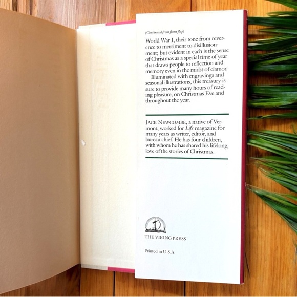 VINTAGE 1982 “A Christmas Treasury” Hardcover Book | Edited by Jack Newcombe - Picture 6 of 16